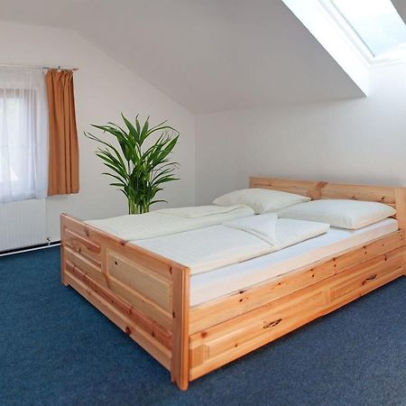 Gasthaus Pension Goldeck Шпитал ан де Драу Екстериор снимка