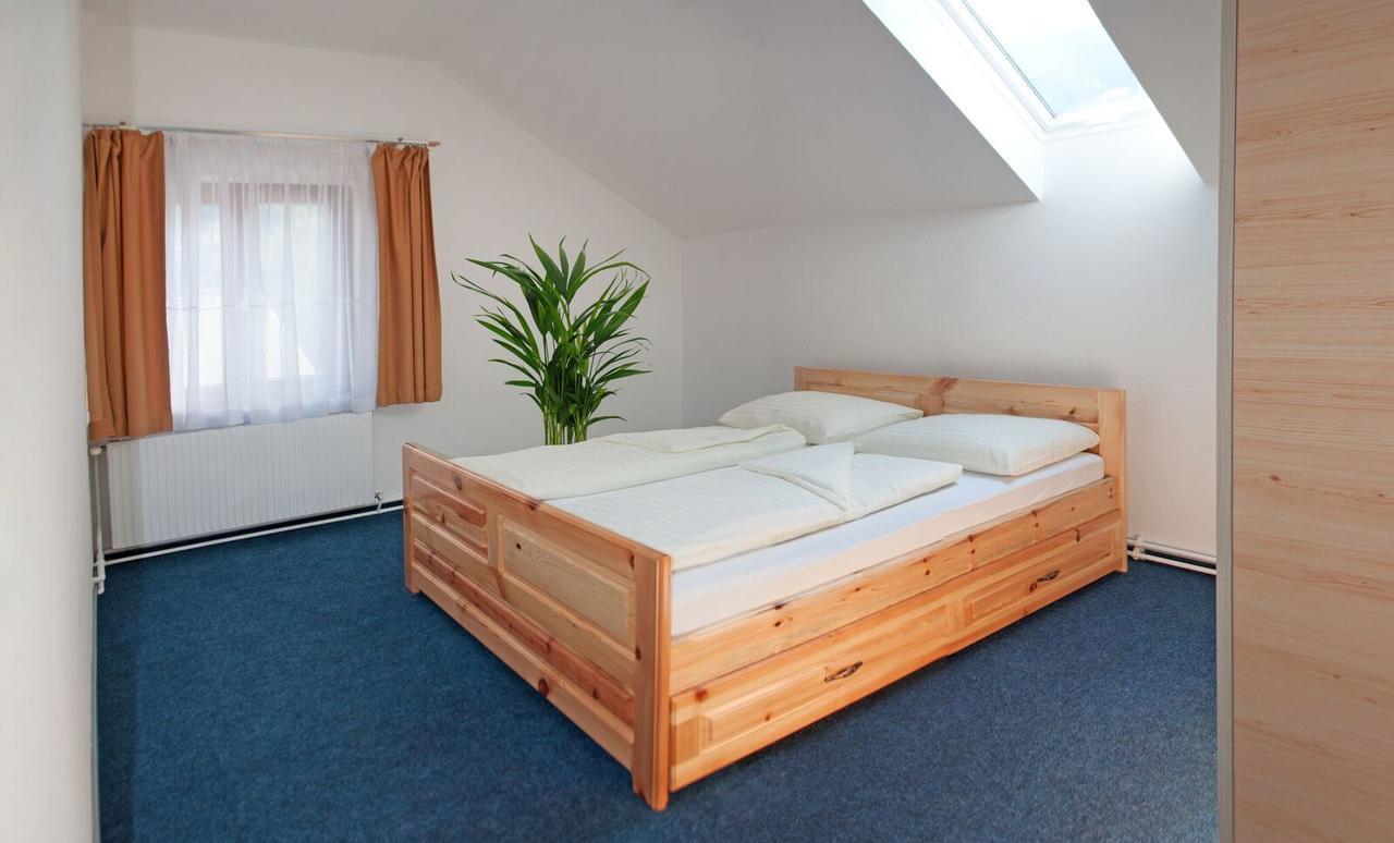 Gasthaus Pension Goldeck Шпитал ан де Драу Екстериор снимка
