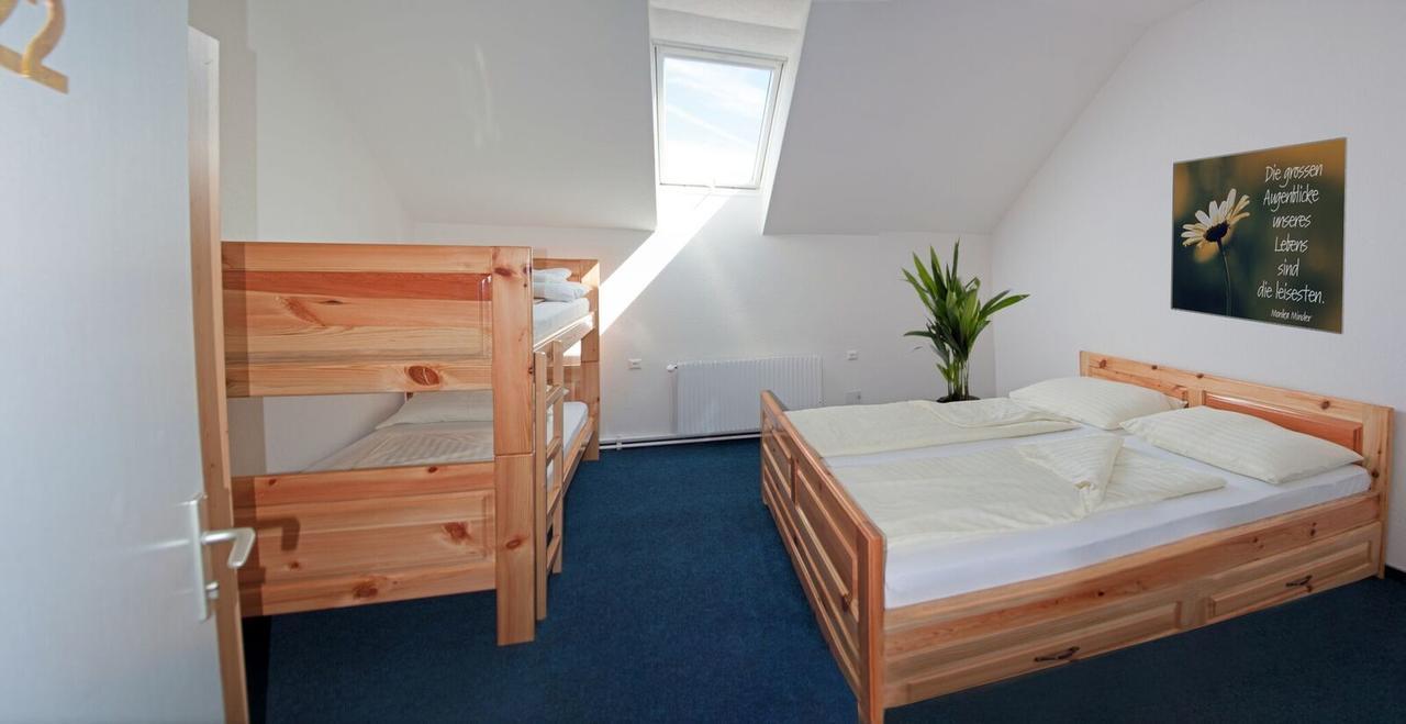 Gasthaus Pension Goldeck Шпитал ан де Драу Екстериор снимка