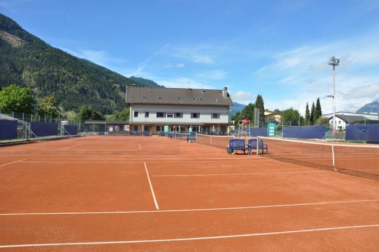 Gasthaus Pension Goldeck Шпитал ан де Драу Екстериор снимка